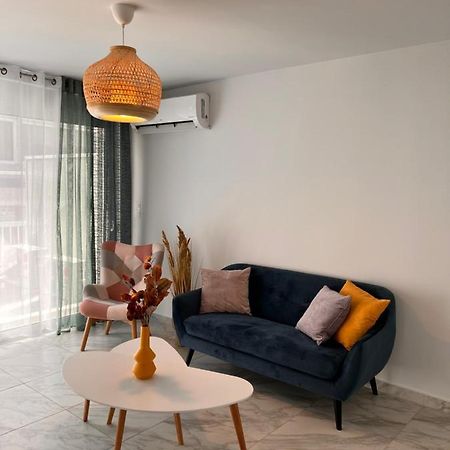 Casa De Tres Hermanos In The Heart Of เอเธนส์ ภายนอก รูปภาพ