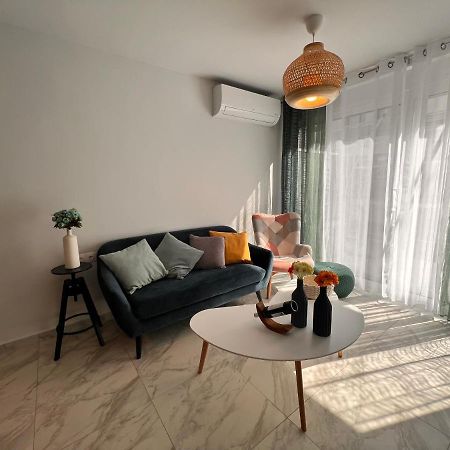Casa De Tres Hermanos In The Heart Of เอเธนส์ ภายนอก รูปภาพ