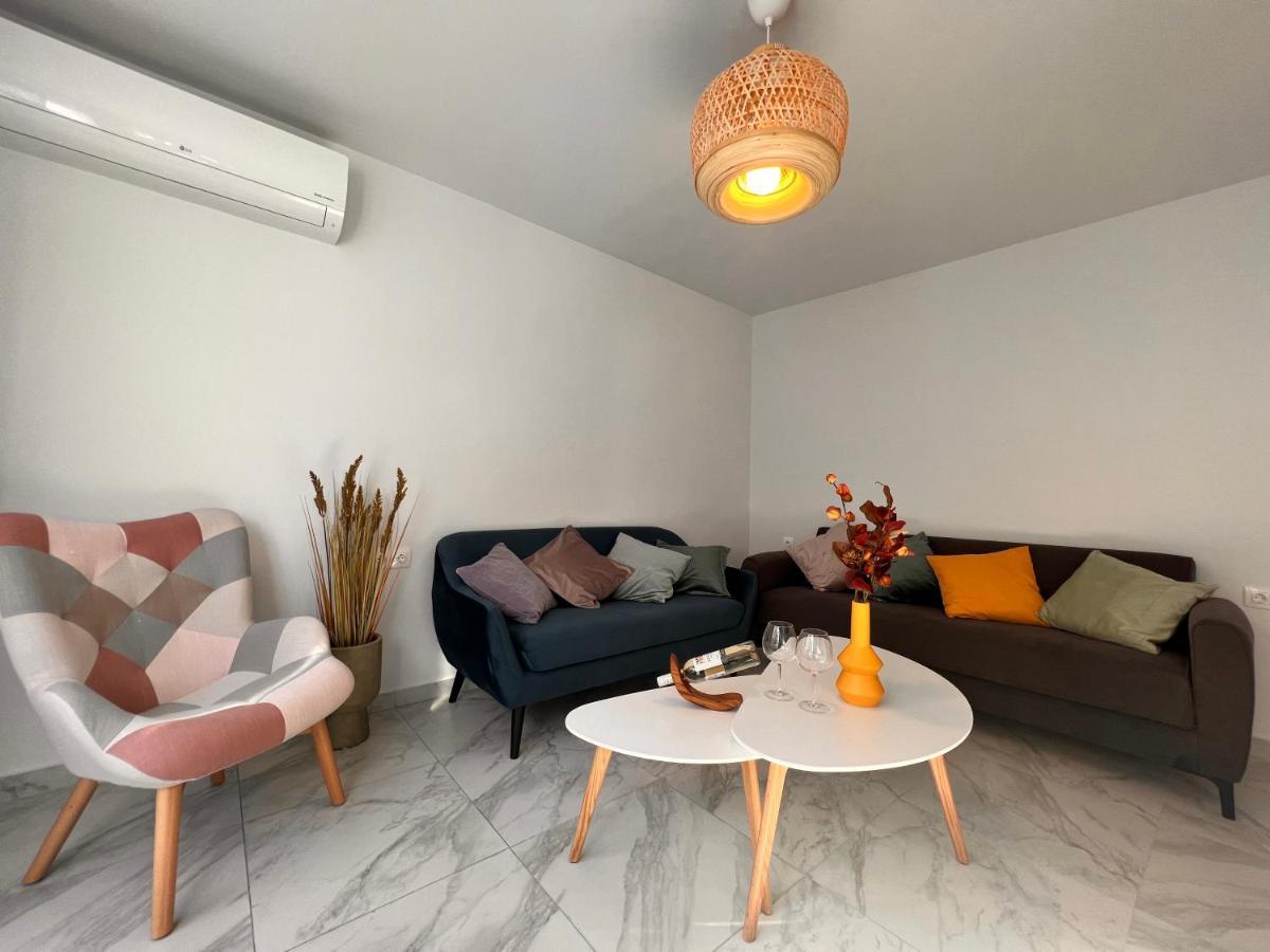 Casa De Tres Hermanos In The Heart Of เอเธนส์ ภายนอก รูปภาพ
