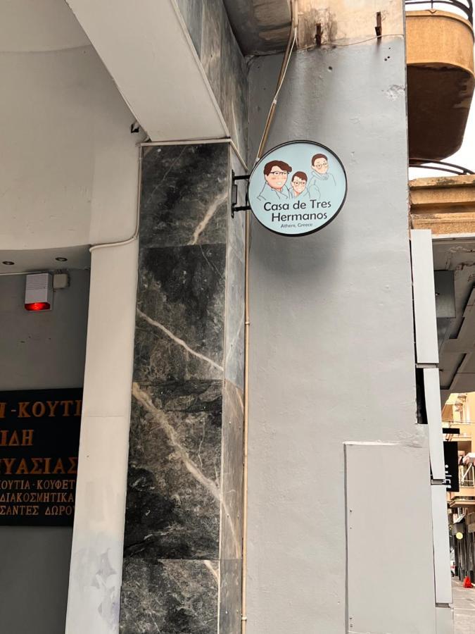 Casa De Tres Hermanos In The Heart Of เอเธนส์ ภายนอก รูปภาพ