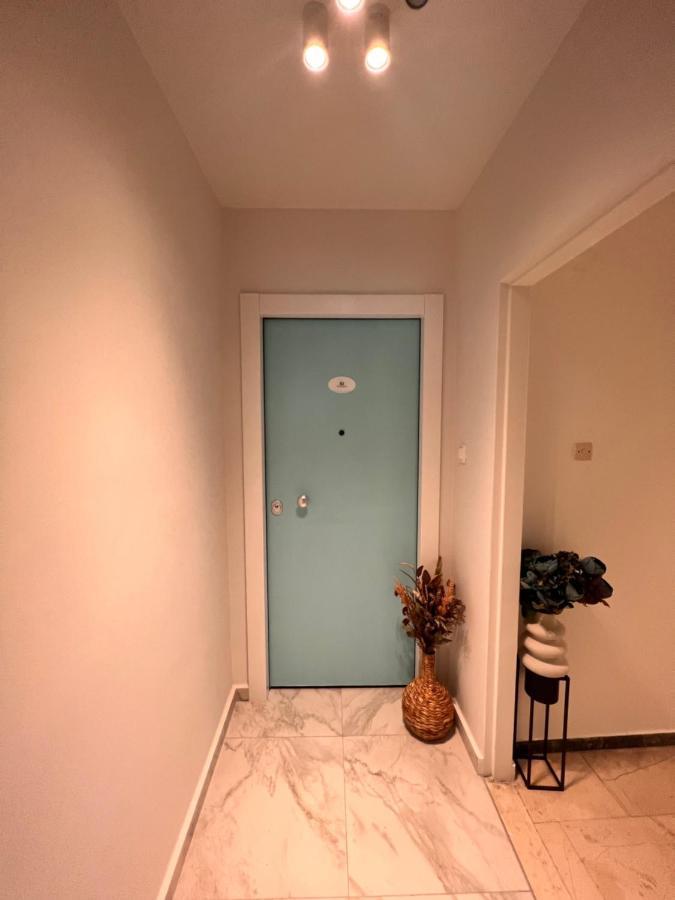 Casa De Tres Hermanos In The Heart Of เอเธนส์ ภายนอก รูปภาพ