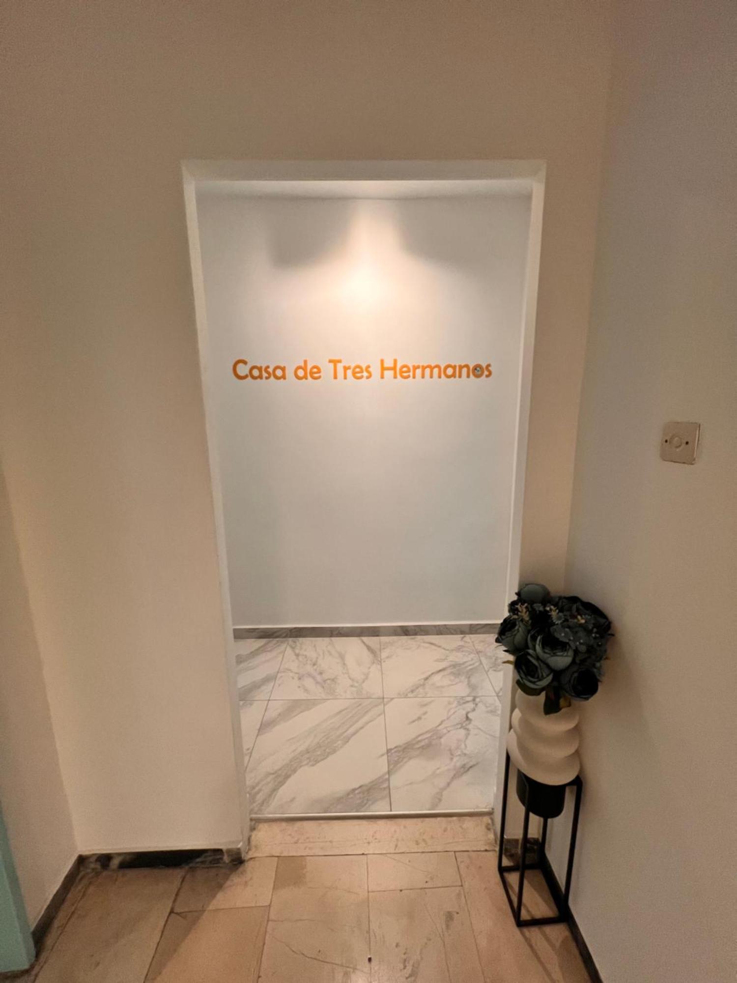 Casa De Tres Hermanos In The Heart Of เอเธนส์ ภายนอก รูปภาพ